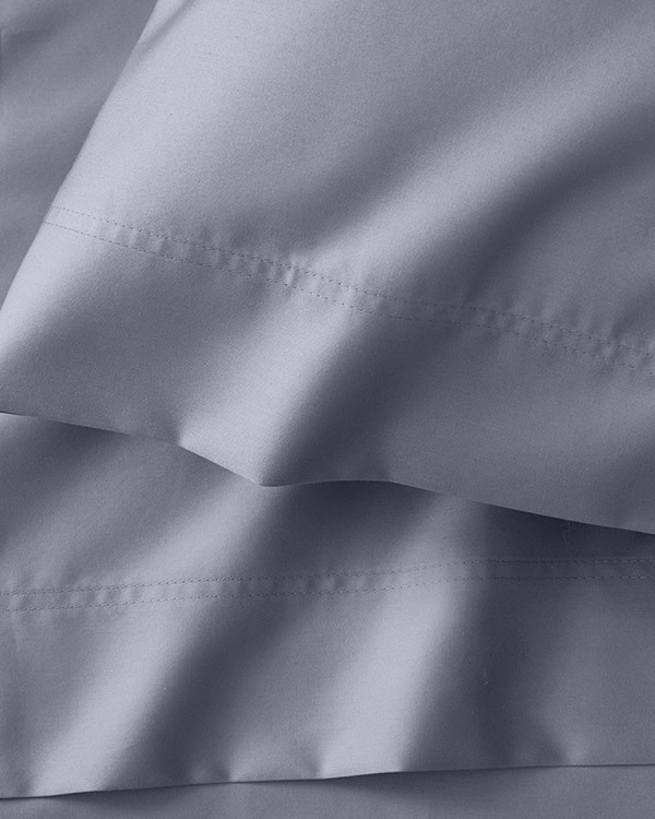 Close-up image of the hemline on the Siesta Wrinkle-Resistant Sateen Sheets.